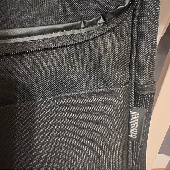 Travelon insulated wine bottle carrier - Picture 6 of 7